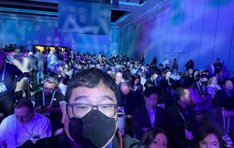 Dean Takahashi do GamesBeat no evento da Samsung na CES 2024.