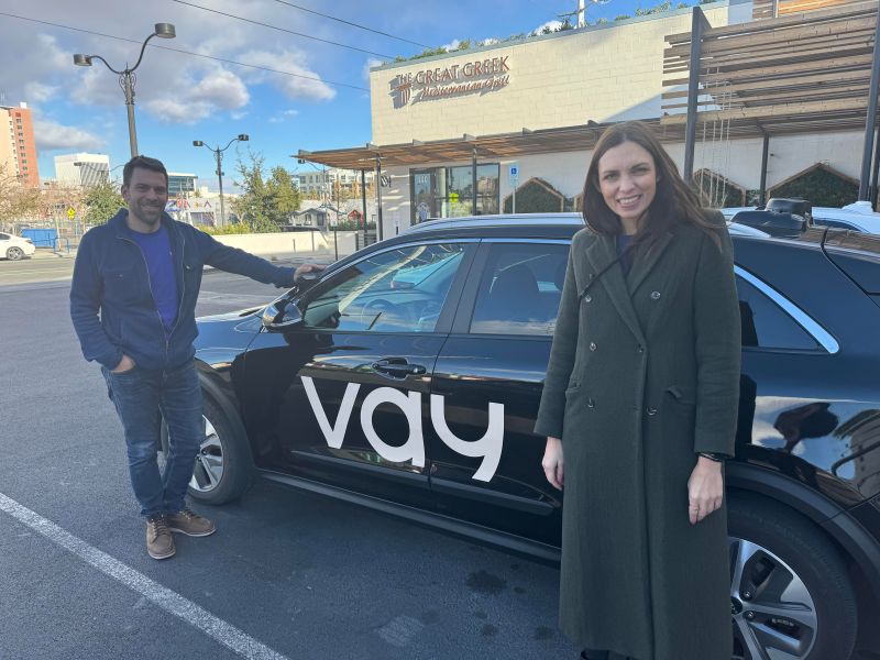 Caleb Varner e Anja Rechtsteiner da Vay.